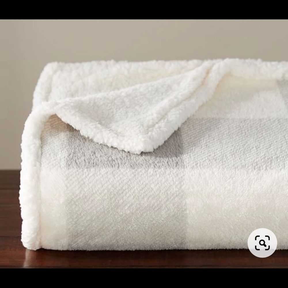 Pottery Barn Buffalo Sherpa Back Check Throw- Gray